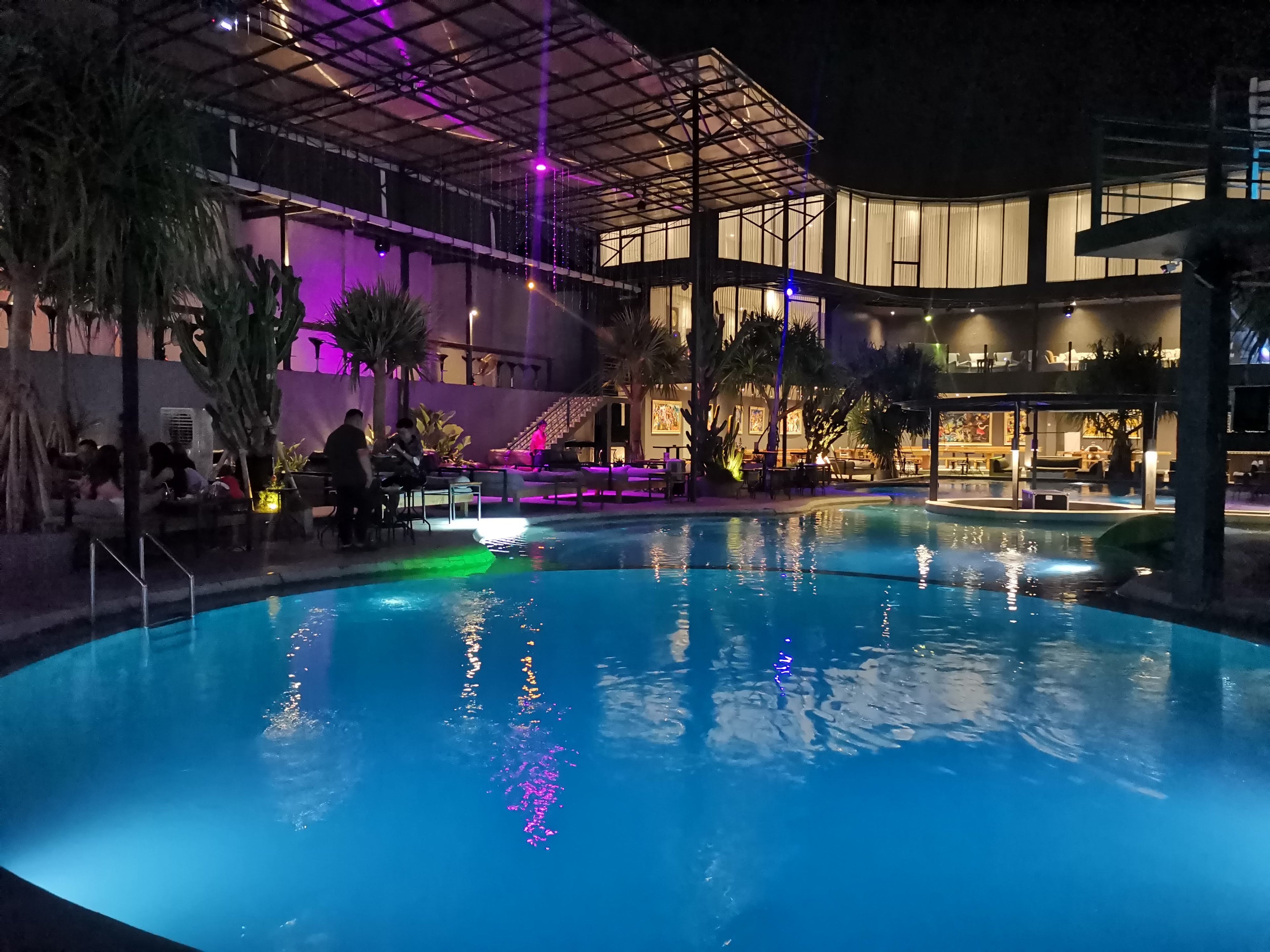 バリ島農園だより No.38 ~夜遊び事情~