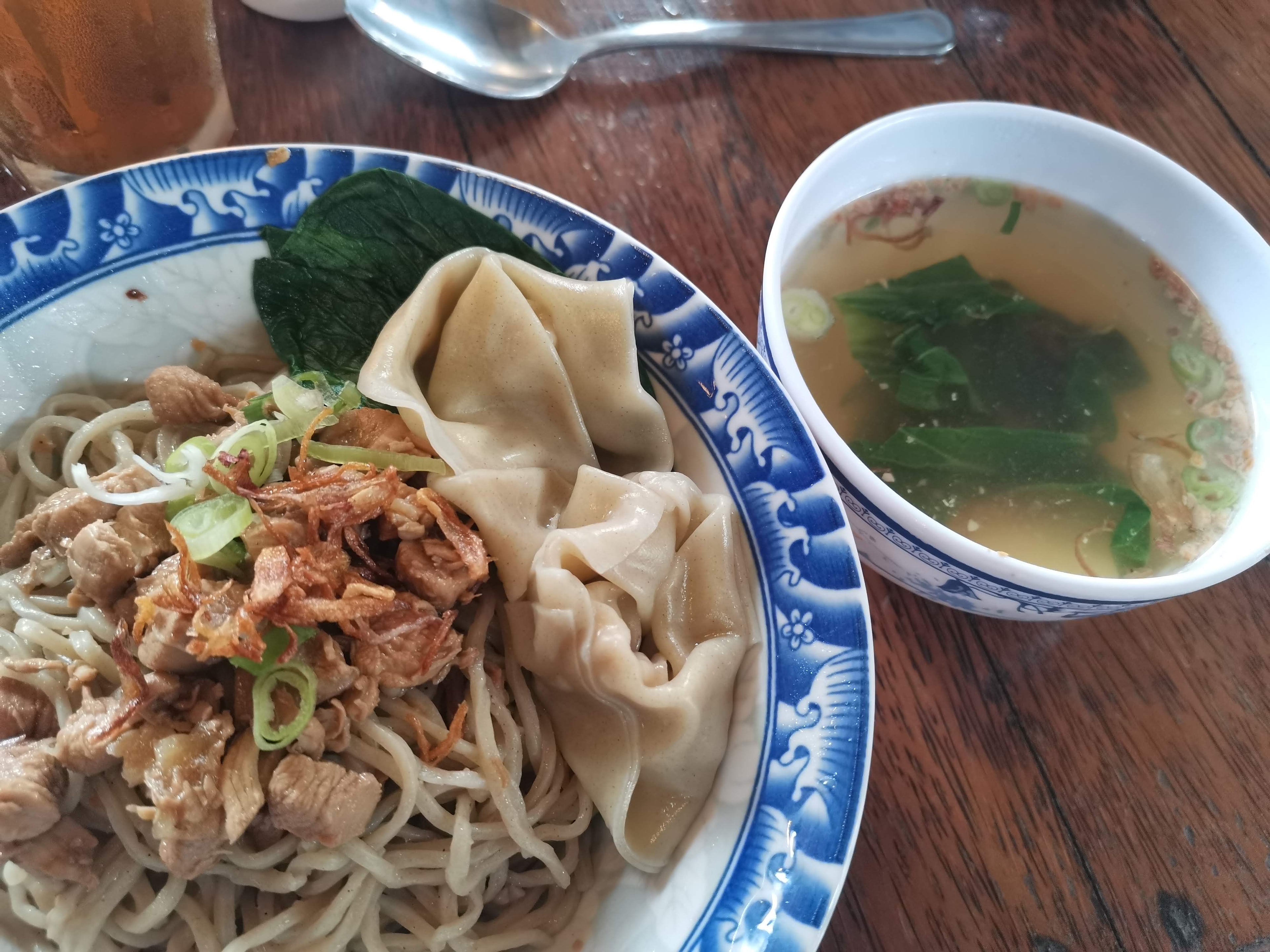 バリ島農園だよりNo.44 　～インドネシアの大人気麺料理、ミーアヤムとバクソ～